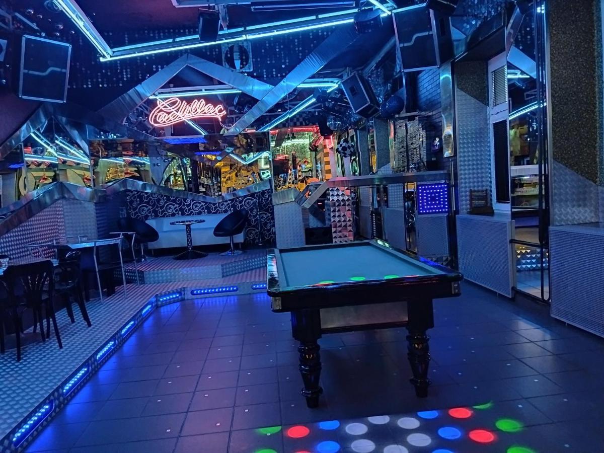 Hotel Cade Písek Eksteriør billede